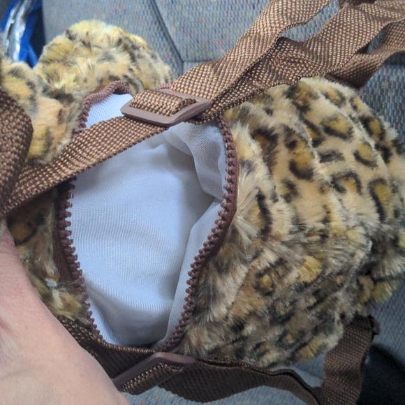 Childrens Brown Leopard Backpack by Critter Paxx. New With Tags. 3+ - Picture 5 of 7